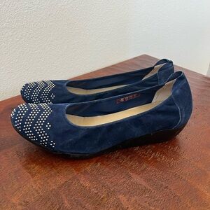 Sabrinas Made In Spain Navy Stud embellished Wedge Ballet Slip On Flats Sz 41
